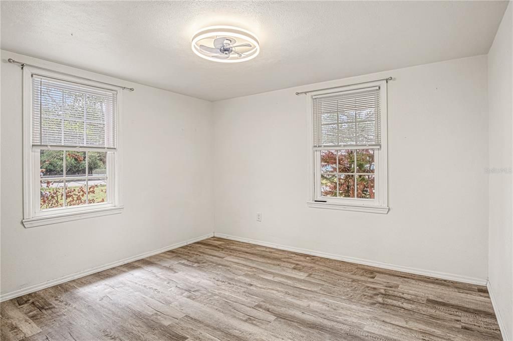 For Sale: $282,500 (2 beds, 2 baths, 1176 Square Feet)