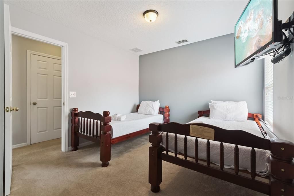 For Rent: $3,900 (6 beds, 5 baths, 2771 Square Feet)