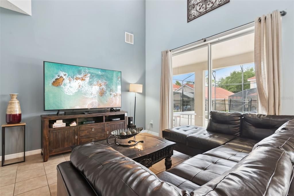 For Rent: $3,900 (6 beds, 5 baths, 2771 Square Feet)
