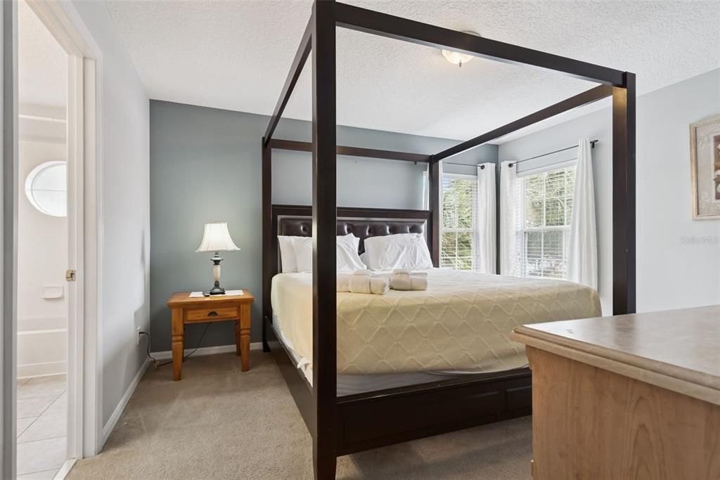 For Rent: $3,900 (6 beds, 5 baths, 2771 Square Feet)