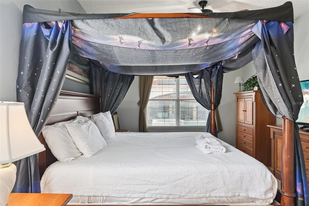 For Rent: $3,900 (6 beds, 5 baths, 2771 Square Feet)
