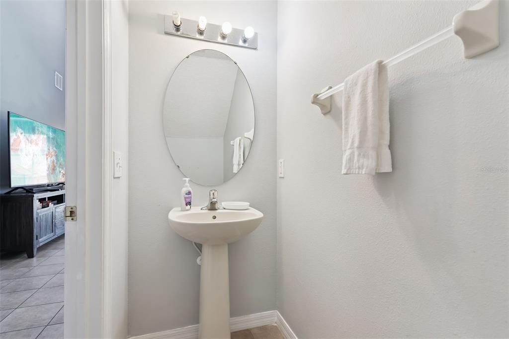 For Rent: $3,900 (6 beds, 5 baths, 2771 Square Feet)