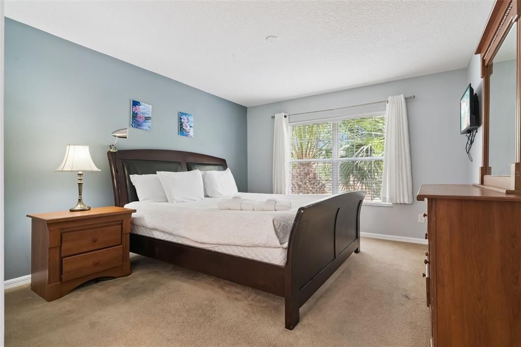 For Rent: $3,900 (6 beds, 5 baths, 2771 Square Feet)