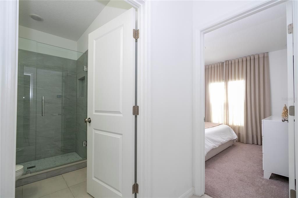 For Sale: $599,000 (5 beds, 3 baths, 2707 Square Feet)