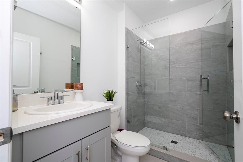 For Sale: $599,000 (5 beds, 3 baths, 2707 Square Feet)