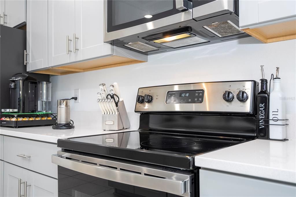 For Sale: $599,000 (5 beds, 3 baths, 2707 Square Feet)