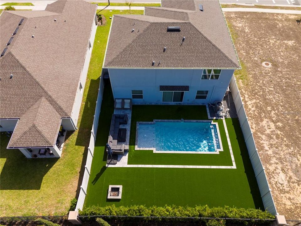 For Sale: $599,000 (5 beds, 3 baths, 2707 Square Feet)