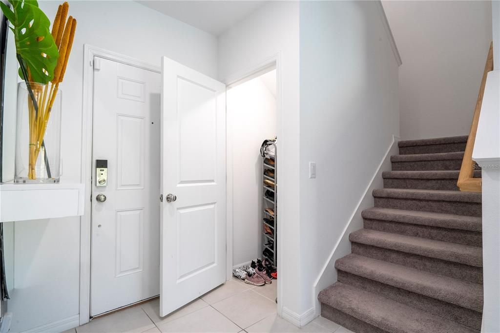 For Sale: $599,000 (5 beds, 3 baths, 2707 Square Feet)