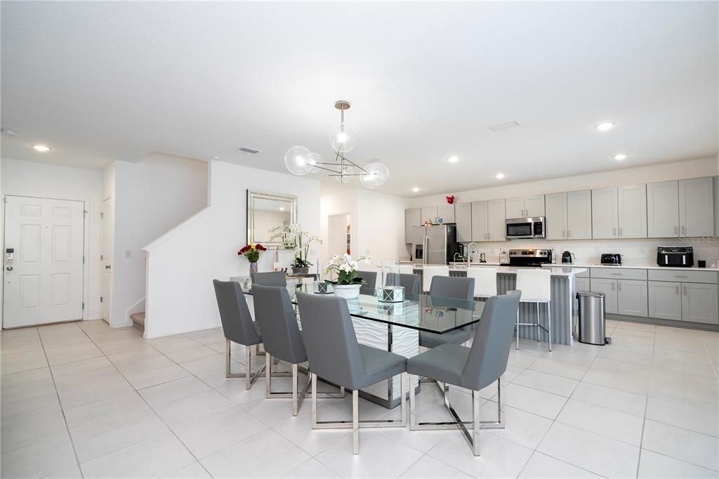 For Sale: $599,000 (5 beds, 3 baths, 2707 Square Feet)