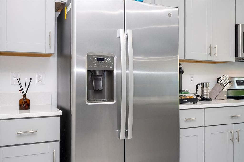 For Sale: $599,000 (5 beds, 3 baths, 2707 Square Feet)