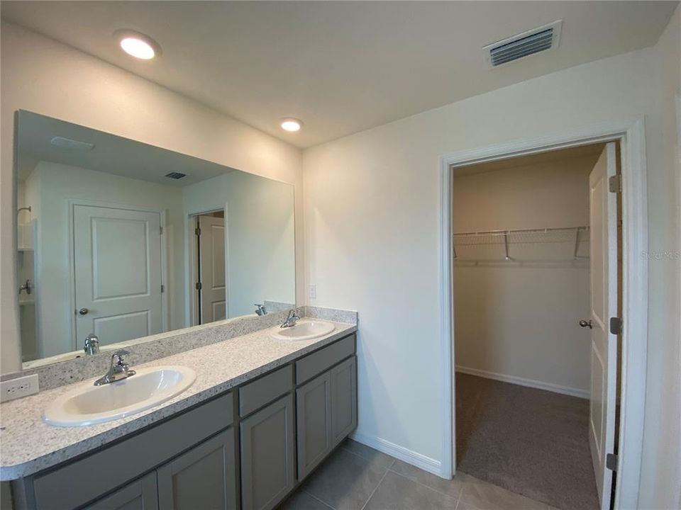 For Rent: $2,600 (4 beds, 3 baths, 2801 Square Feet)