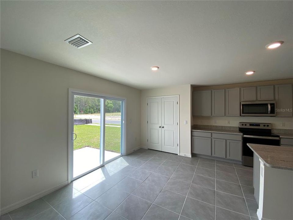 For Rent: $2,600 (4 beds, 3 baths, 2801 Square Feet)