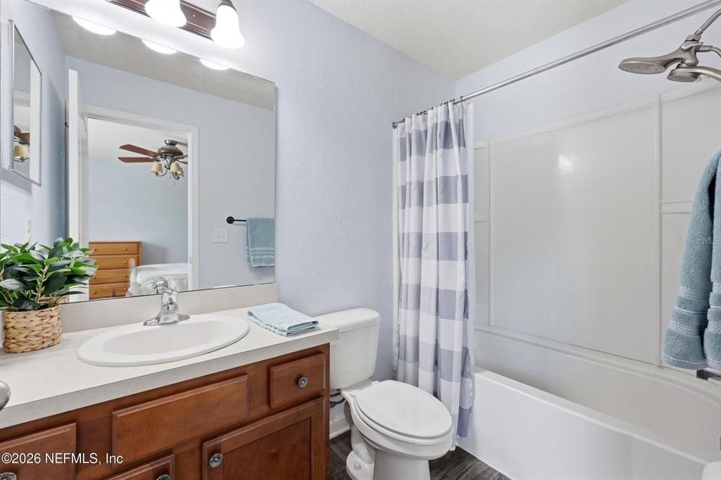 For Sale: $289,000 (2 beds, 2 baths, 1210 Square Feet)