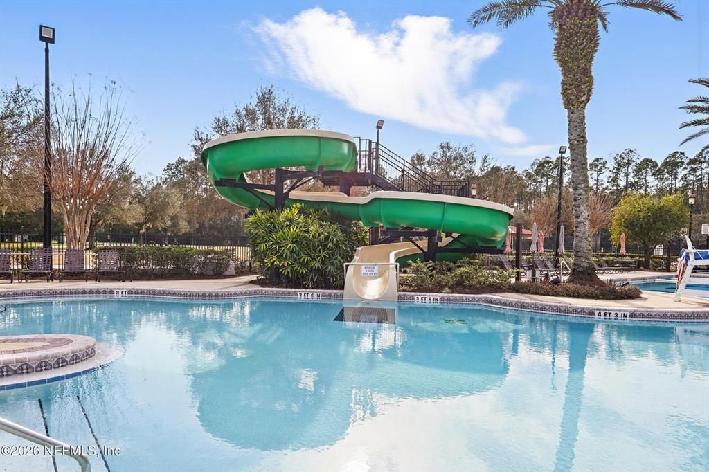 For Sale: $289,000 (2 beds, 2 baths, 1210 Square Feet)