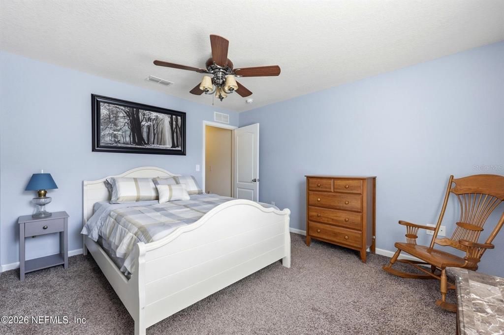 For Sale: $289,000 (2 beds, 2 baths, 1210 Square Feet)