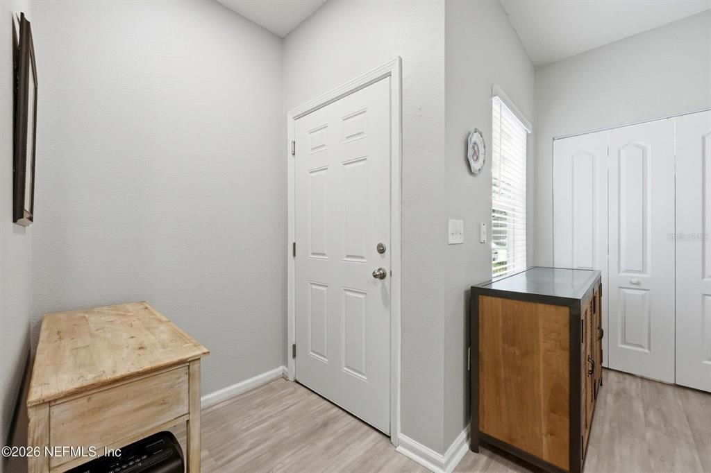 For Sale: $289,000 (2 beds, 2 baths, 1210 Square Feet)