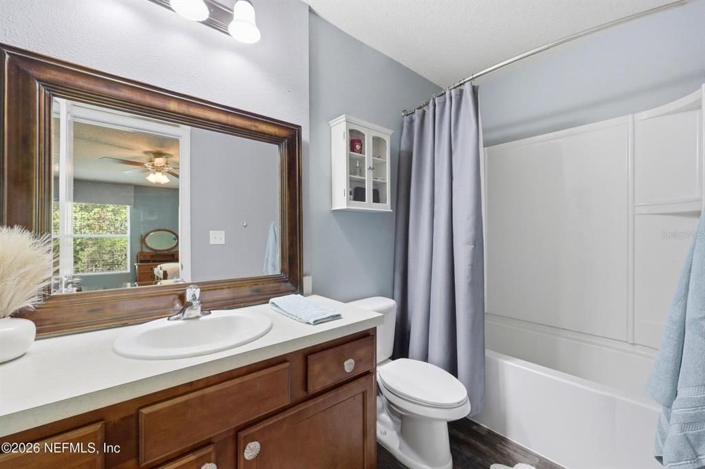 For Sale: $289,000 (2 beds, 2 baths, 1210 Square Feet)