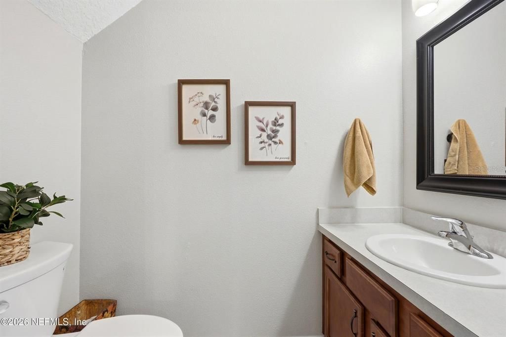 For Sale: $289,000 (2 beds, 2 baths, 1210 Square Feet)