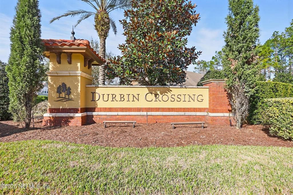For Sale: $289,000 (2 beds, 2 baths, 1210 Square Feet)
