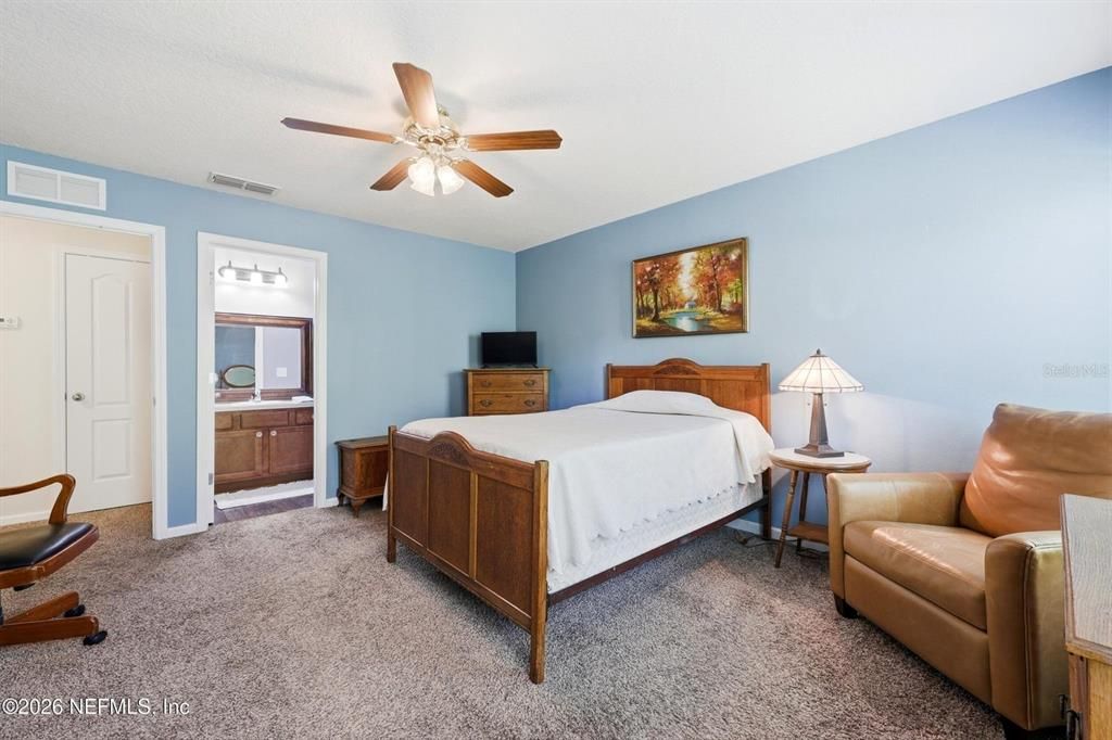 For Sale: $289,000 (2 beds, 2 baths, 1210 Square Feet)