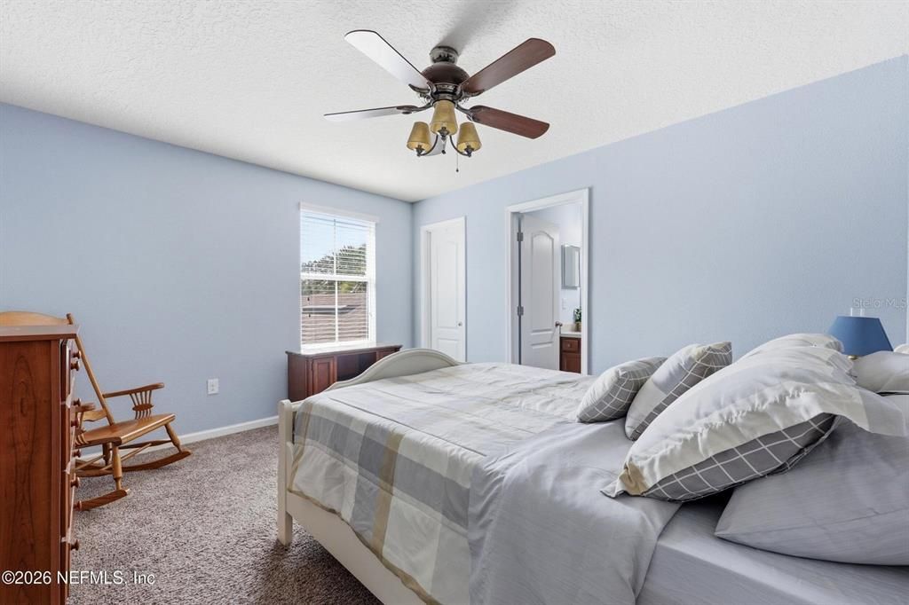 For Sale: $289,000 (2 beds, 2 baths, 1210 Square Feet)