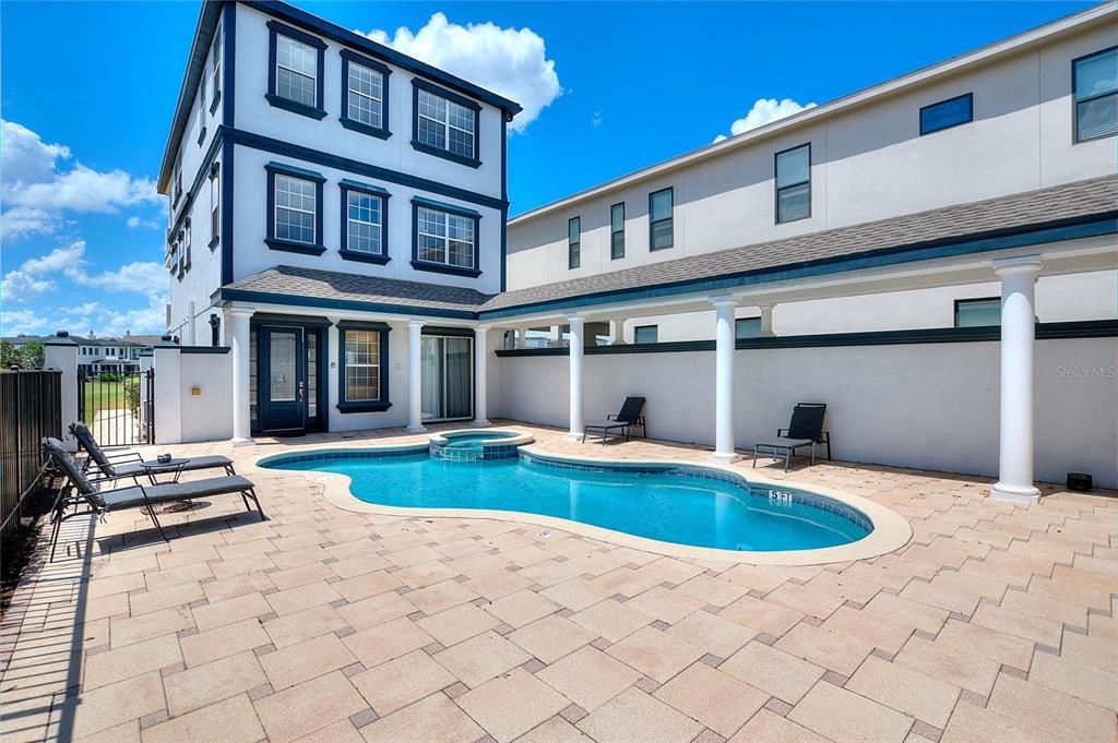 En Venta: $1,400,000 (5 camas, 5 baños, 3775 Pies cuadrados)