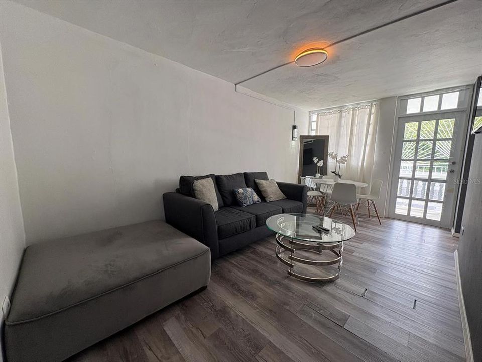 For Sale: $135,000 (3 beds, 1 baths, 1300 Square Feet)