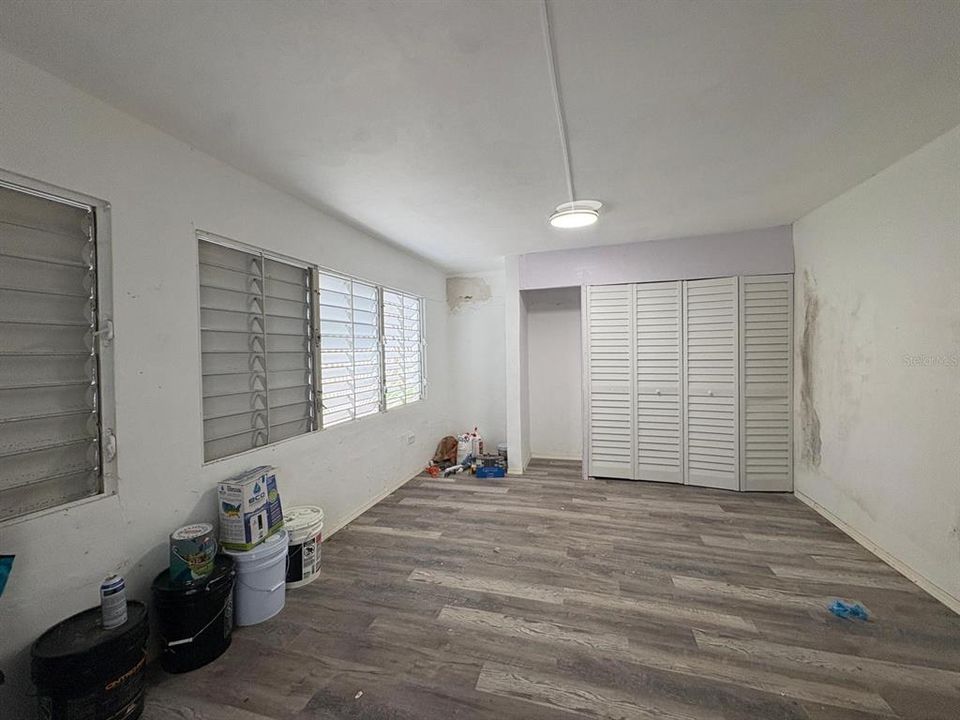 For Sale: $135,000 (3 beds, 1 baths, 1300 Square Feet)
