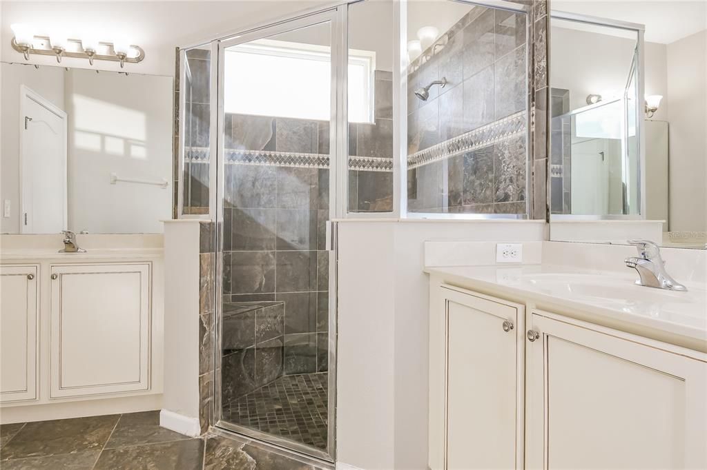 For Sale: $425,000 (4 beds, 3 baths, 2654 Square Feet)