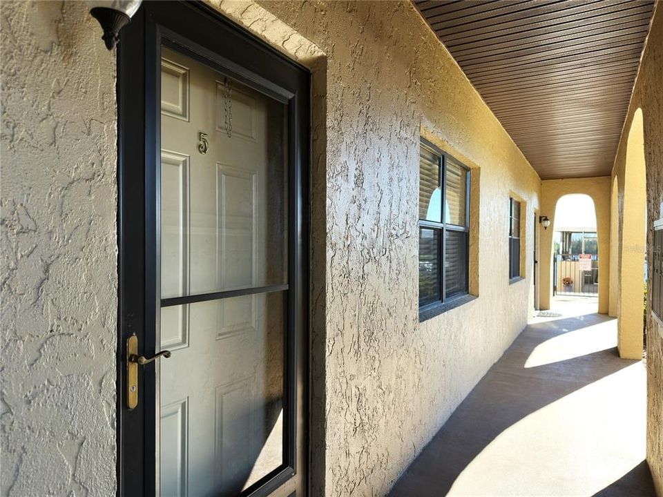 На продажу: $159,900 (2 спален, 2 ванн, 1120 Квадратных фут)