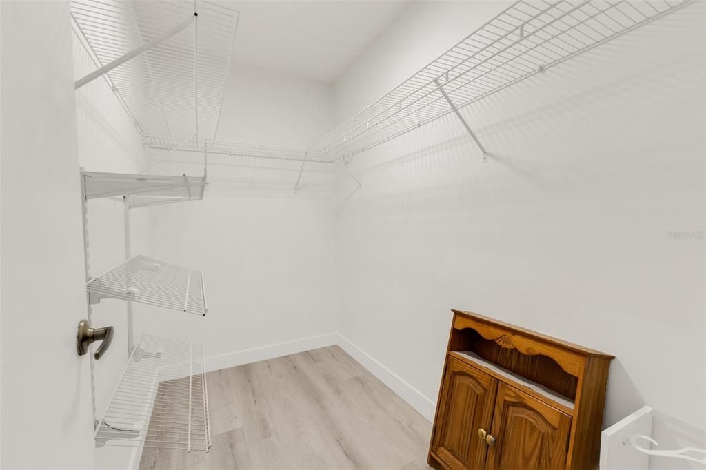 На продажу: $159,900 (2 спален, 2 ванн, 1120 Квадратных фут)