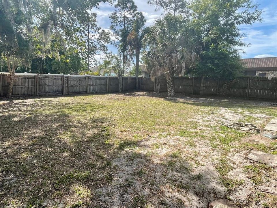 For Rent: $1,575 (2 beds, 1 baths, 840 Square Feet)