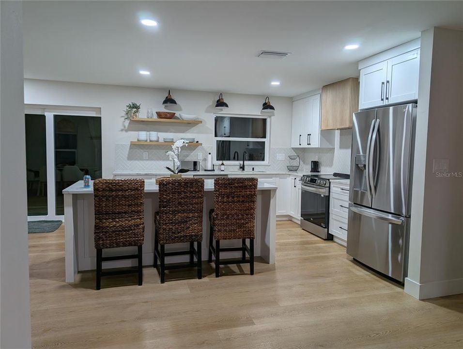 For Rent: $5,600 (3 beds, 2 baths, 2101 Square Feet)