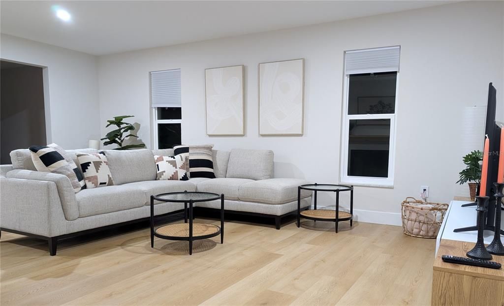 For Rent: $5,600 (3 beds, 2 baths, 2101 Square Feet)