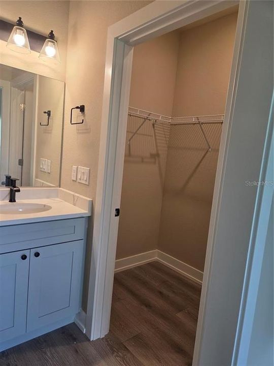 For Sale: $498,000 (6 beds, 0 baths, 2400 Square Feet)