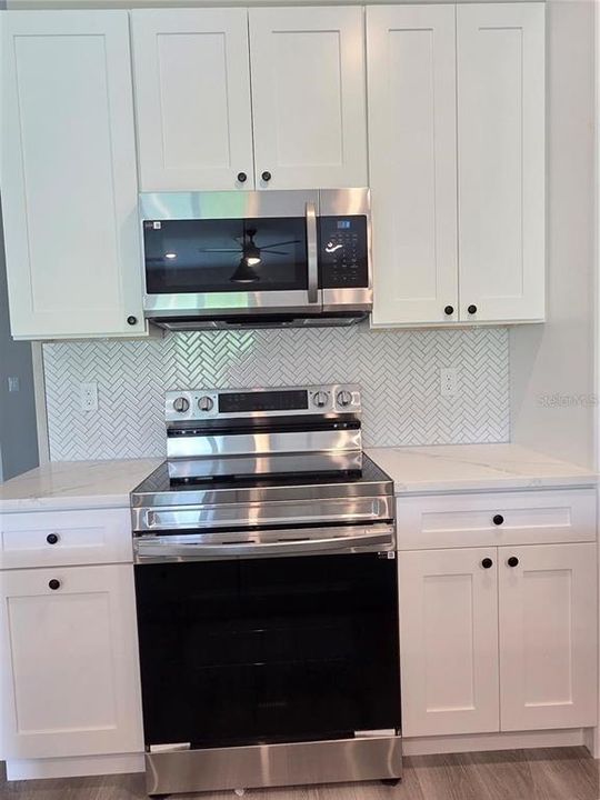 For Sale: $498,000 (6 beds, 0 baths, 2400 Square Feet)
