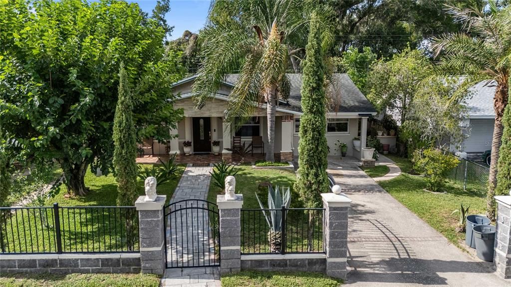 For Sale: $225,000 (3 beds, 1 baths, 1230 Square Feet)