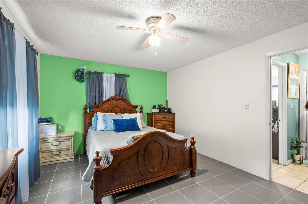 For Sale: $225,000 (3 beds, 1 baths, 1230 Square Feet)