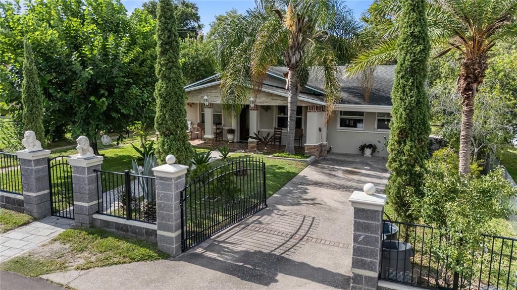 For Sale: $225,000 (3 beds, 1 baths, 1230 Square Feet)