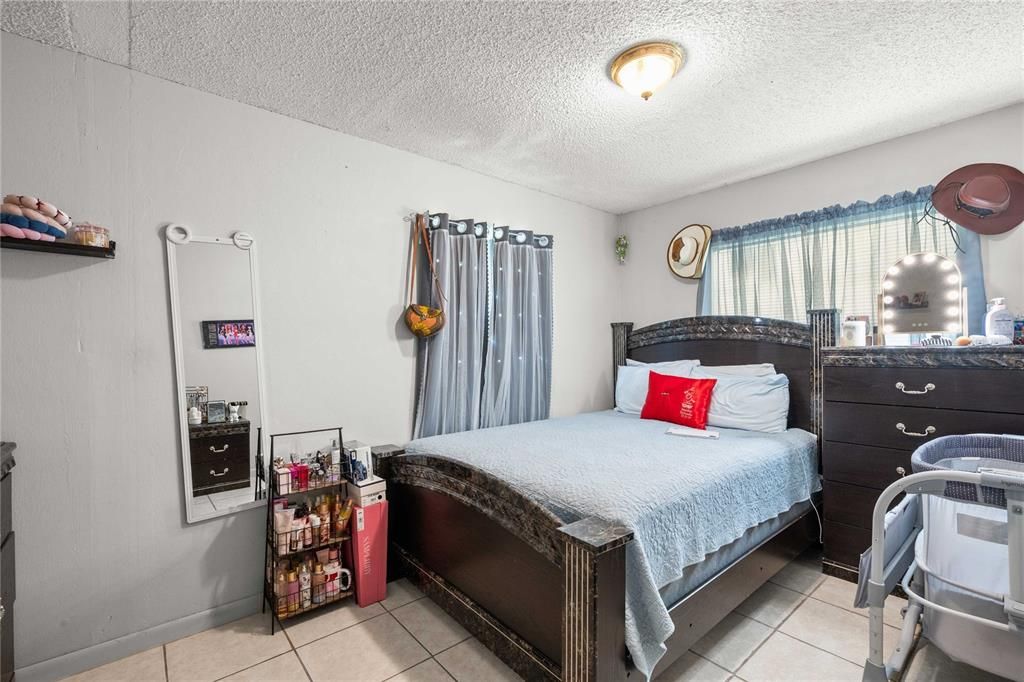 For Sale: $225,000 (3 beds, 1 baths, 1230 Square Feet)