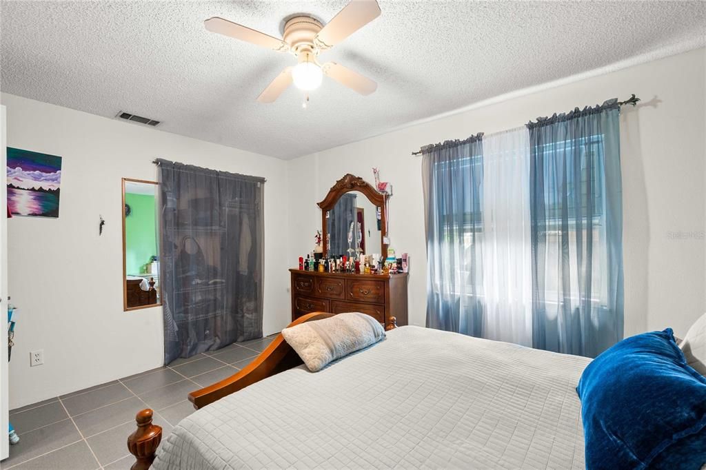 For Sale: $225,000 (3 beds, 1 baths, 1230 Square Feet)