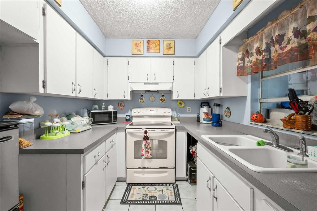 For Sale: $225,000 (3 beds, 1 baths, 1230 Square Feet)