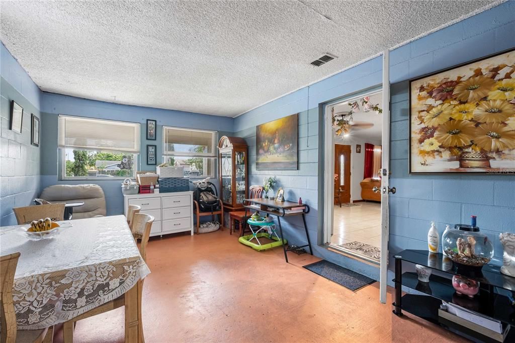 For Sale: $225,000 (3 beds, 1 baths, 1230 Square Feet)