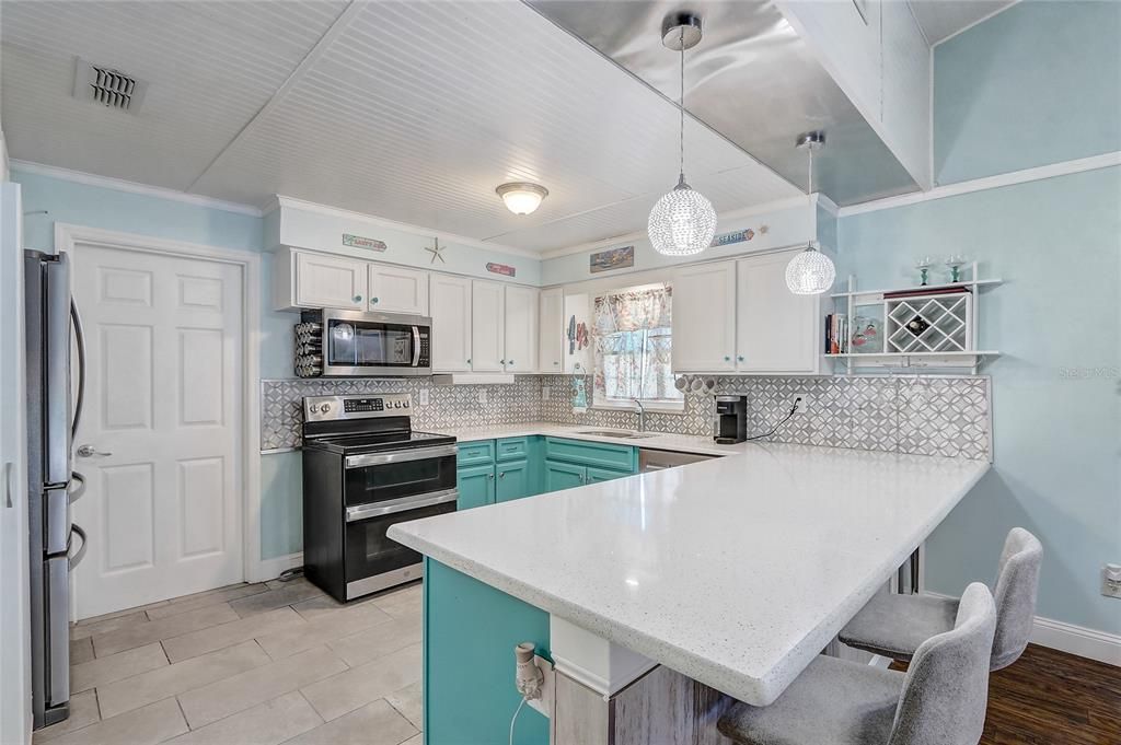 For Sale: $339,000 (2 beds, 2 baths, 1178 Square Feet)