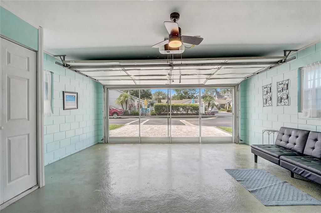 For Sale: $339,000 (2 beds, 2 baths, 1178 Square Feet)