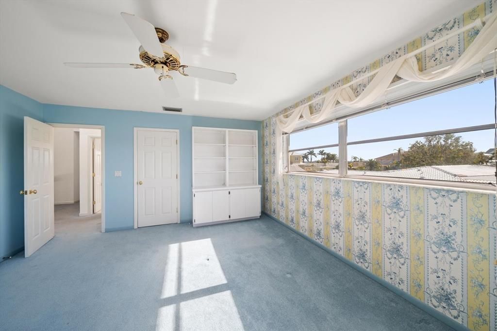 For Sale: $1,300,000 (5 beds, 4 baths, 4013 Square Feet)