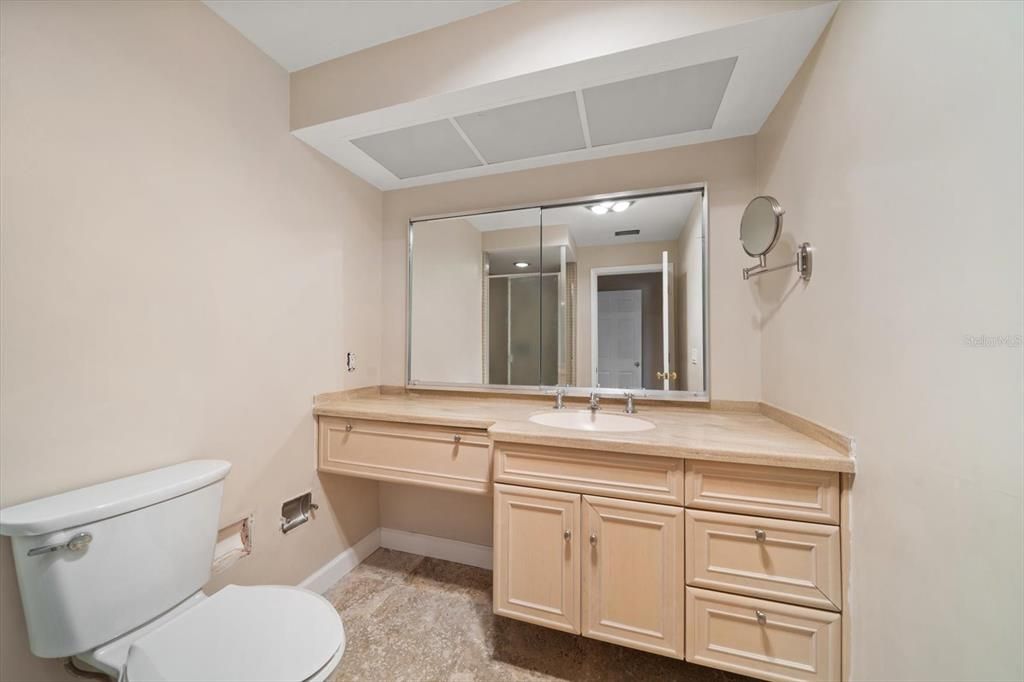 For Sale: $1,300,000 (5 beds, 4 baths, 4013 Square Feet)
