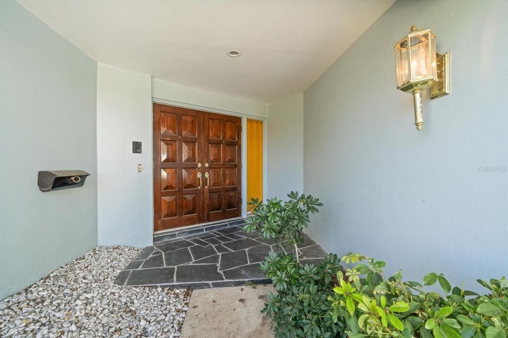 For Sale: $1,300,000 (5 beds, 4 baths, 4013 Square Feet)