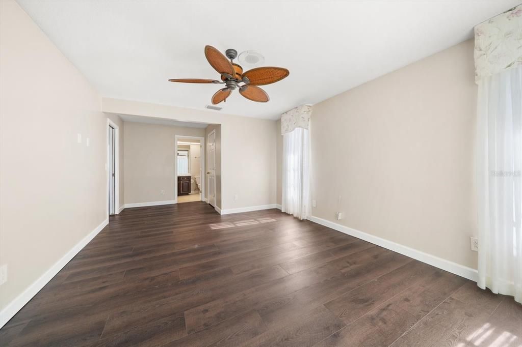 For Sale: $1,300,000 (5 beds, 4 baths, 4013 Square Feet)