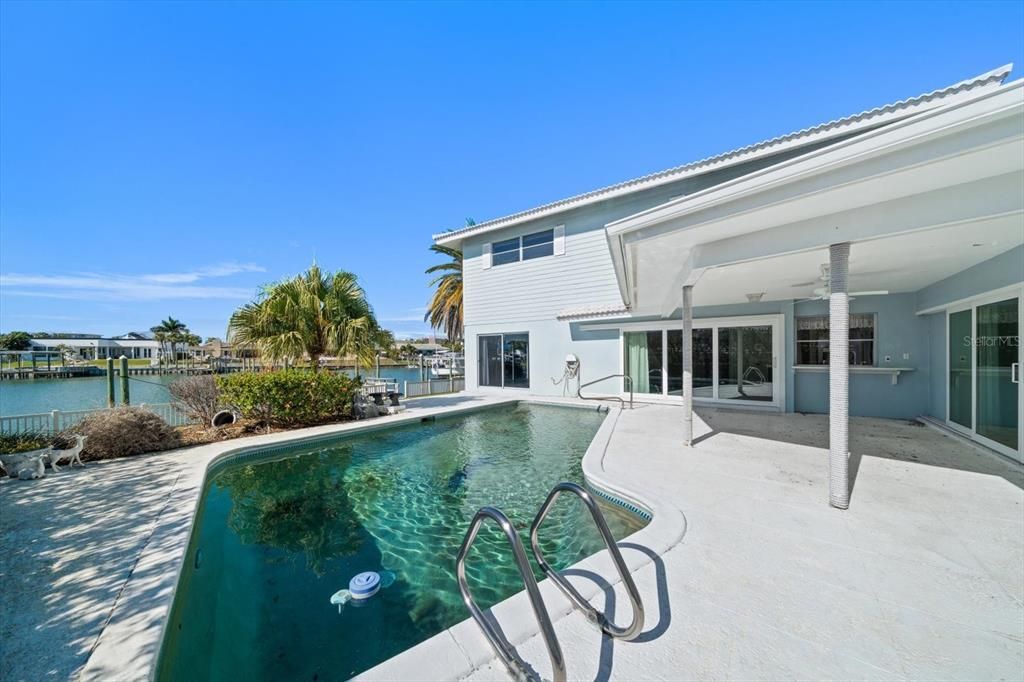 For Sale: $1,300,000 (5 beds, 4 baths, 4013 Square Feet)